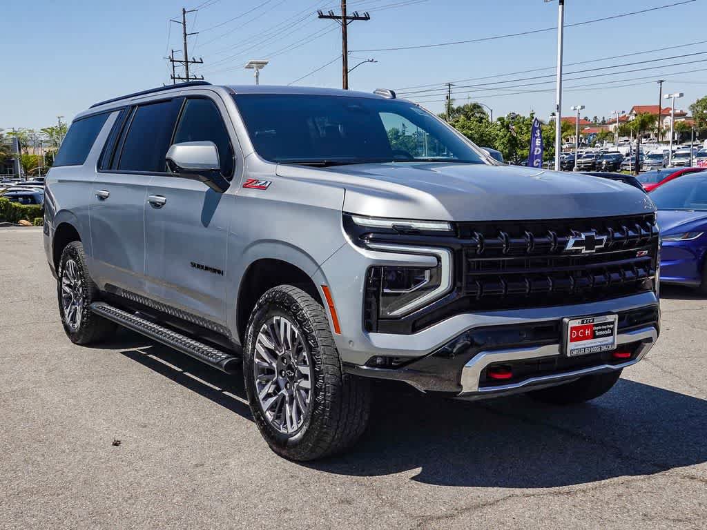 Used 2025 Chevrolet Suburban Z71 AWD/4WD image 3