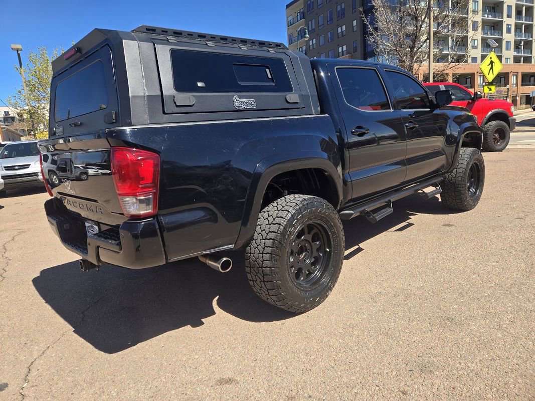 Used 2018 Toyota Tacoma TRD Sport w/ Technology Package AWD/4WD image 9