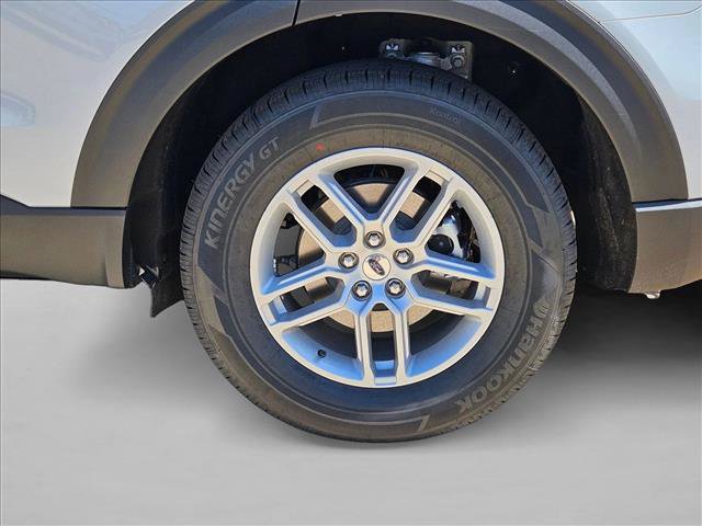 New 2026 Ford Explorer Active RWD image 10