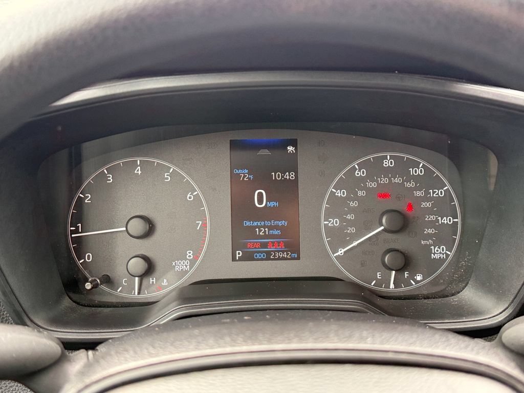 Certified 2025 Toyota Corolla LE FWD image 31