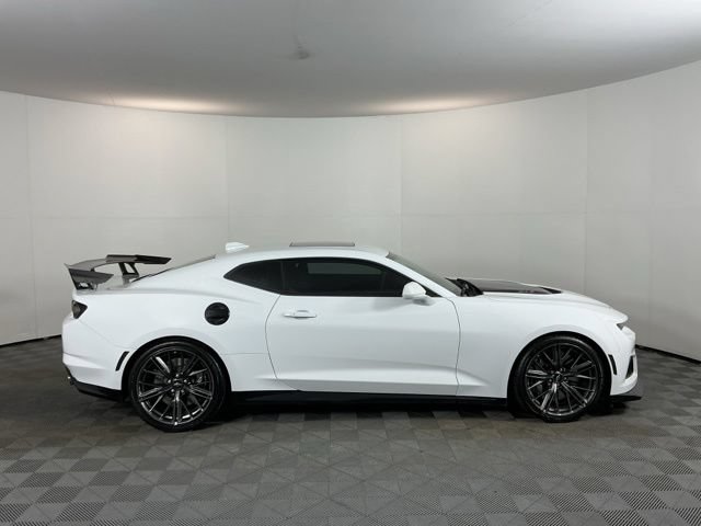 Used 2020 Chevrolet Camaro ZL1 RWD image 4
