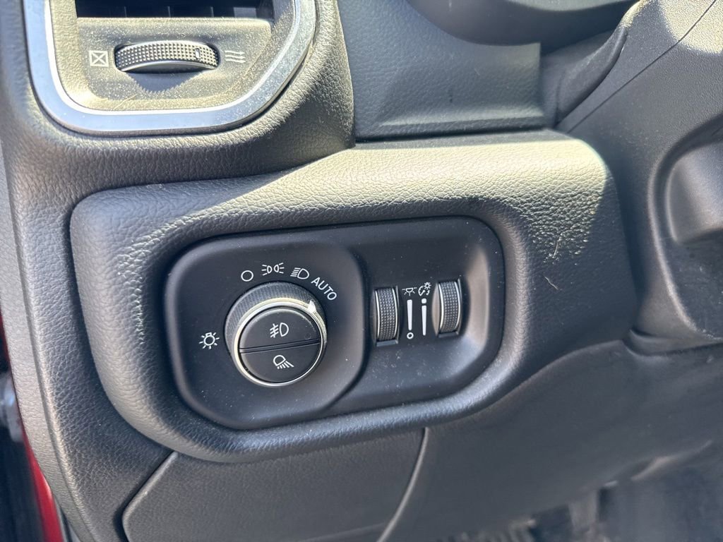 Used 2019 RAM 2500 Laramie AWD/4WD image 13