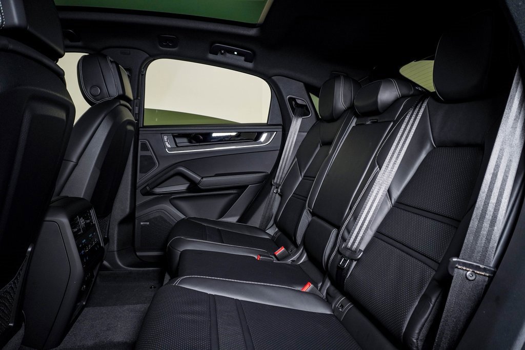 New 2026 Porsche Cayenne S image 17