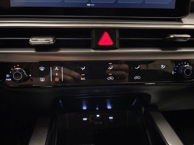 Certified 2025 Kia Sorento LX FWD image 18