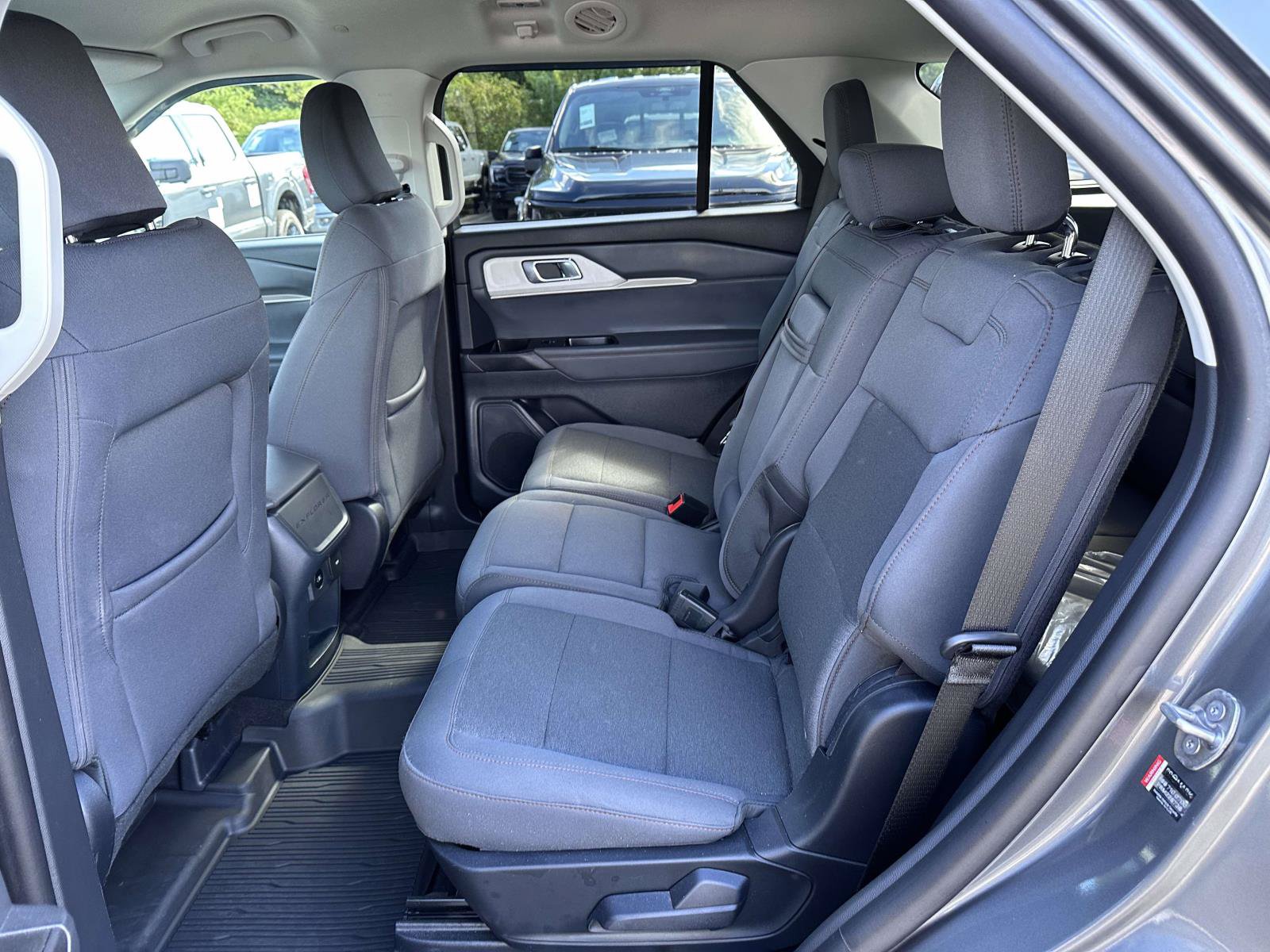 Used 2026 Ford Explorer Active AWD/4WD image 13