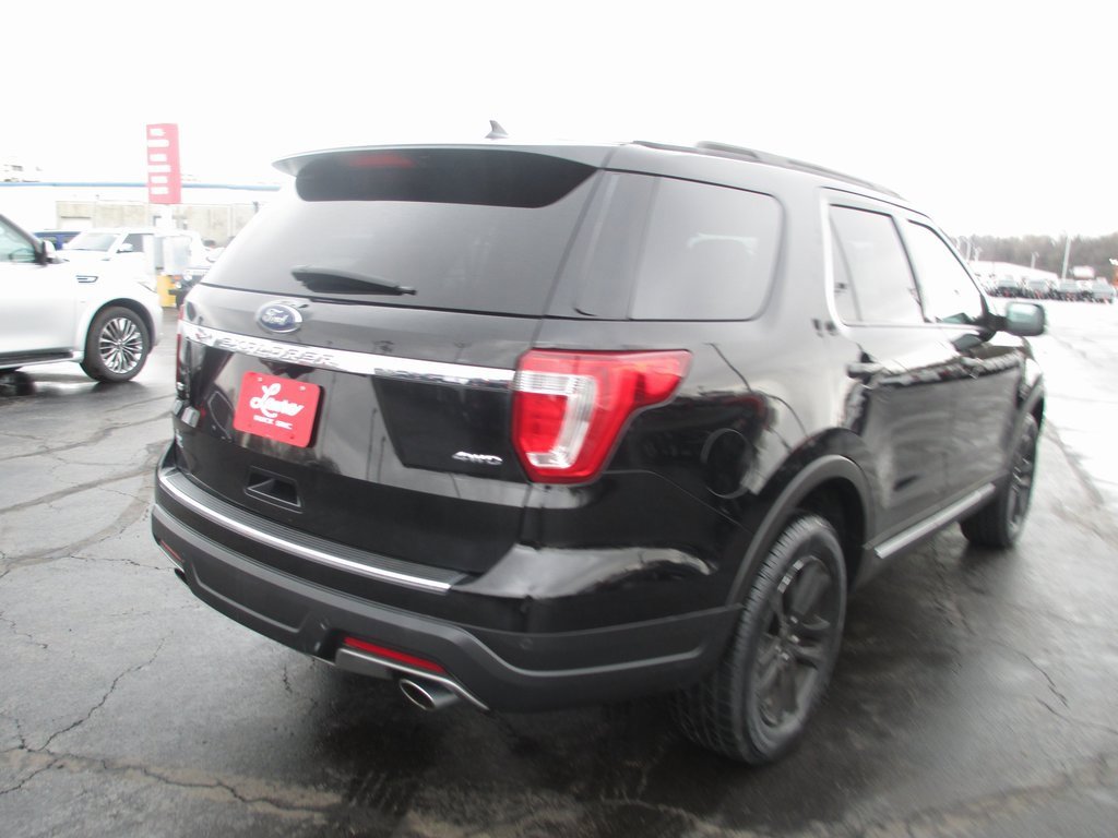 Used 2018 Ford Explorer XLT w/ Equipment Group 202A image 5