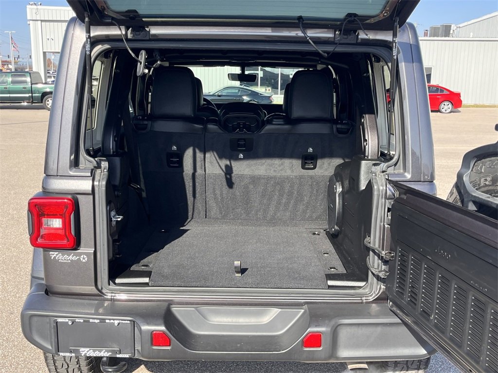 Used 2021 Jeep Wrangler Unlimited Sahara image 9