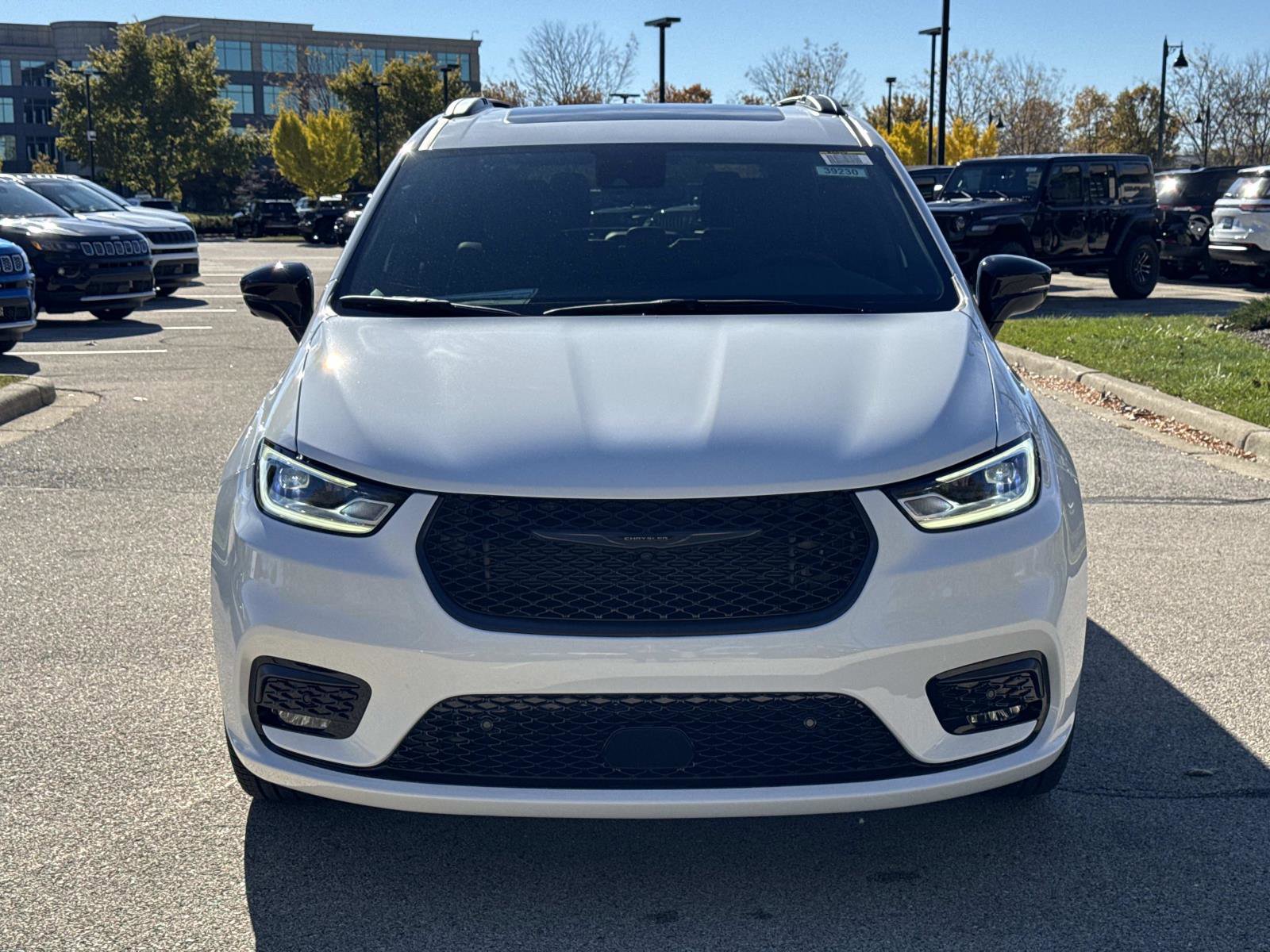 New 2026 Chrysler Pacifica Select video 2