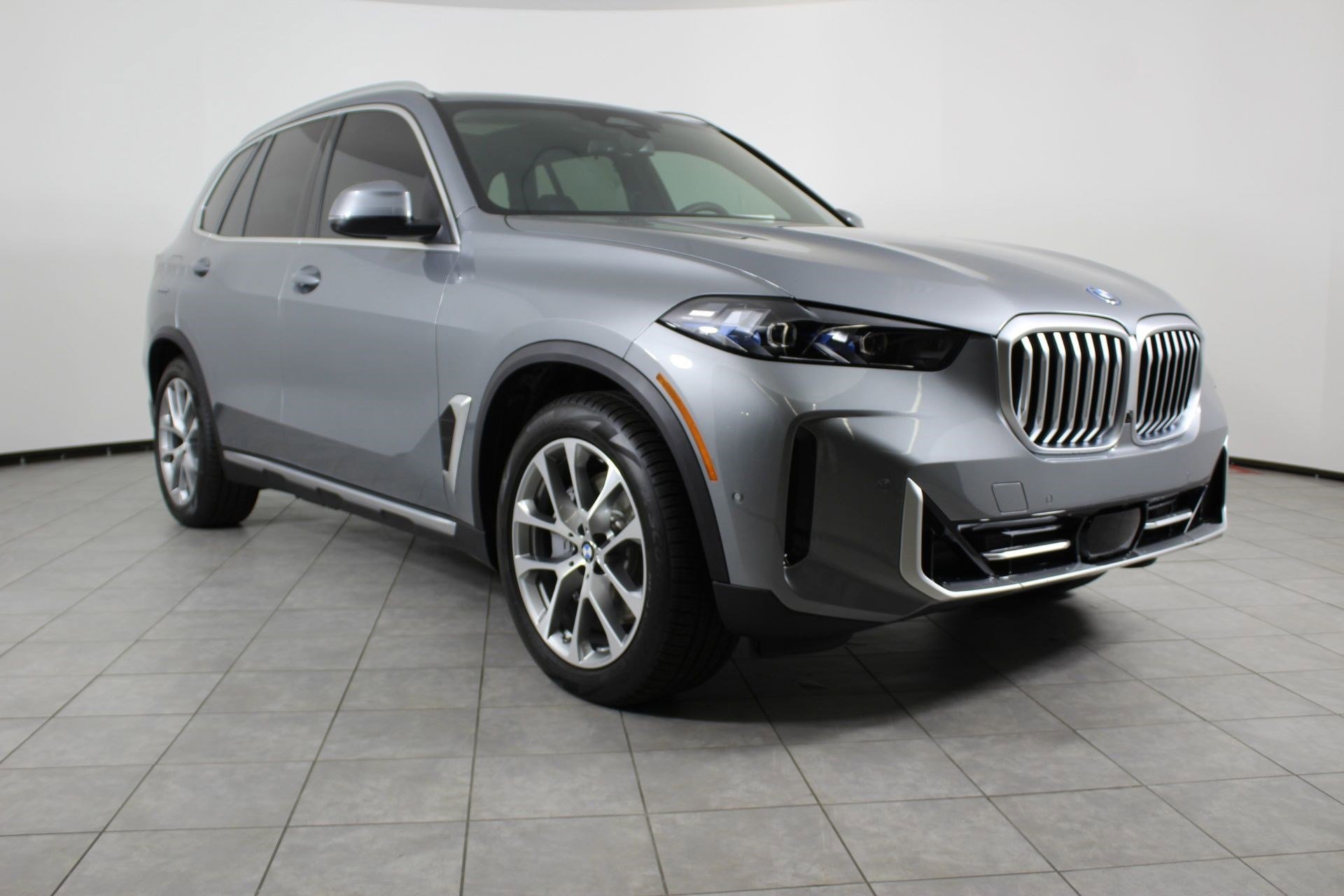 New 2026 BMW X5 xDrive50e w/ Executive Package AWD/4WD image 7