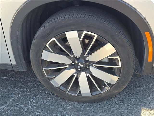 Used 2025 Mitsubishi Outlander SE FWD image 14