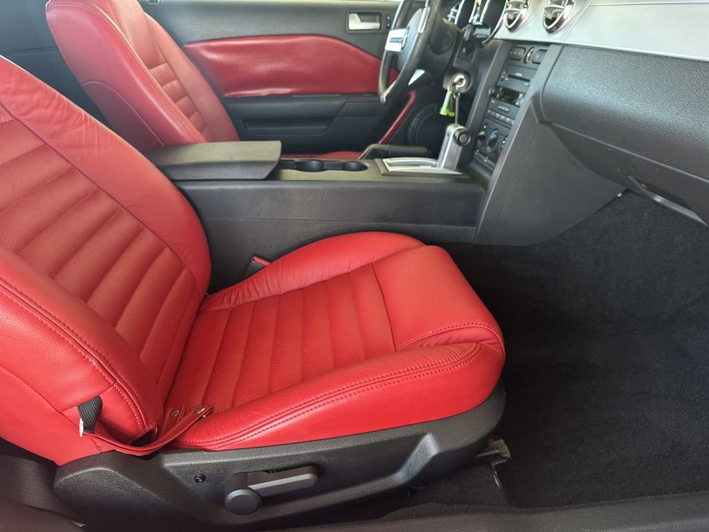 Used 2006 Ford Mustang GT Premium image 29