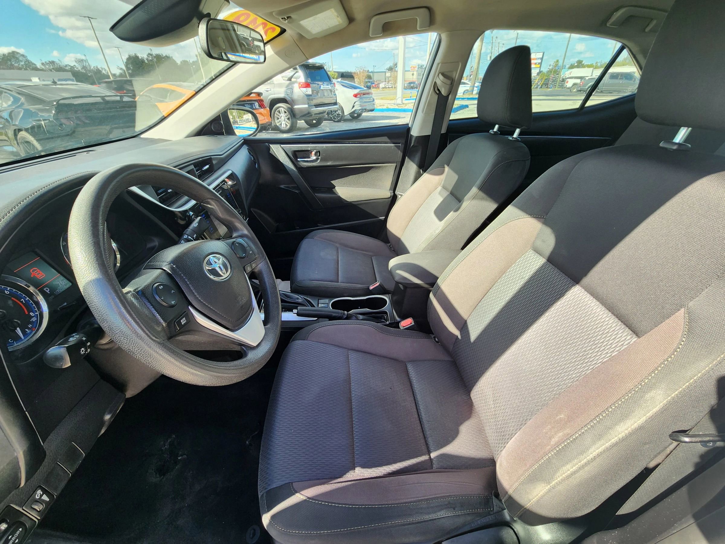 Used 2019 Toyota Corolla LE FWD image 16