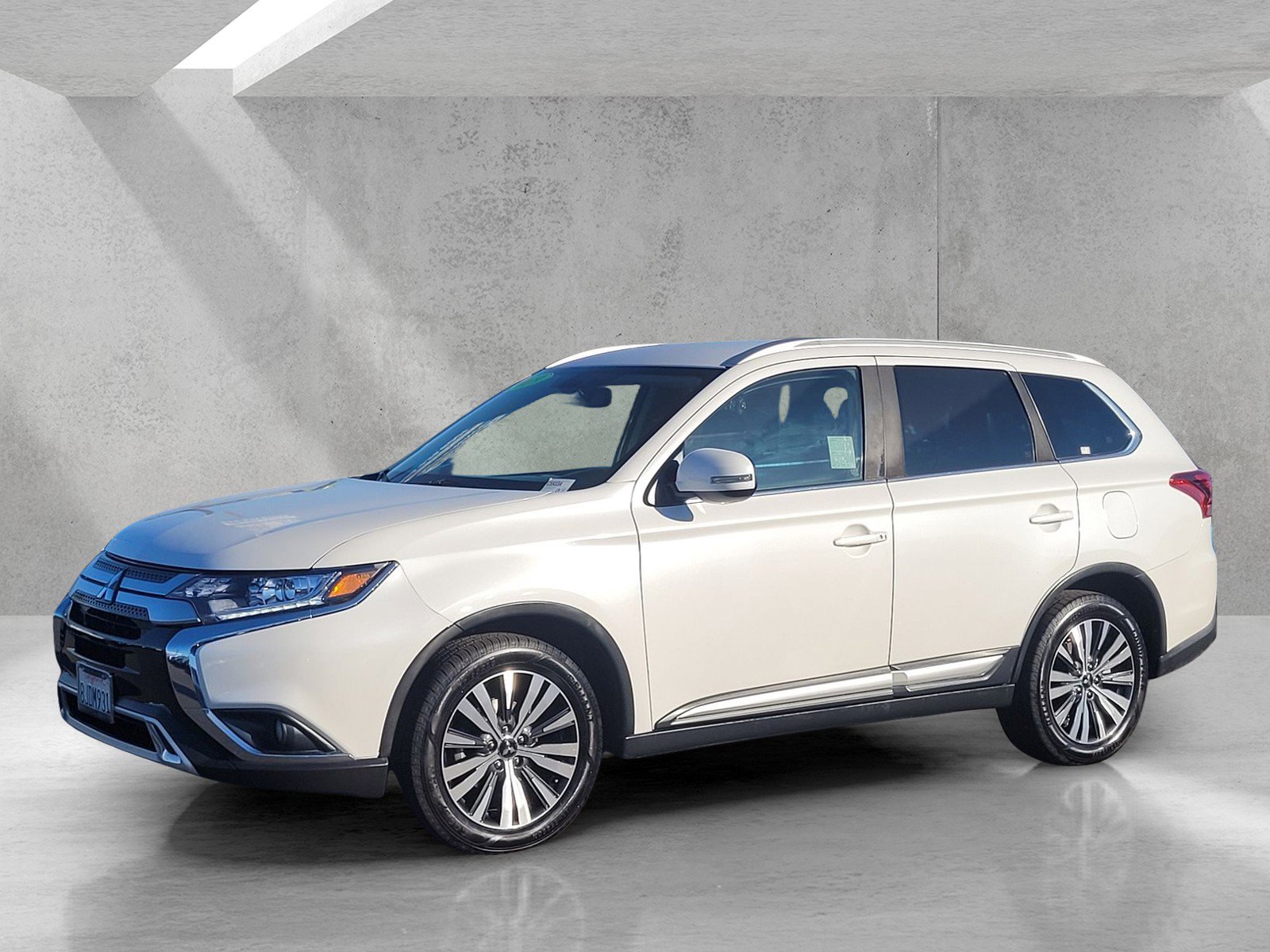 Used 2019 Mitsubishi Outlander SE image 8