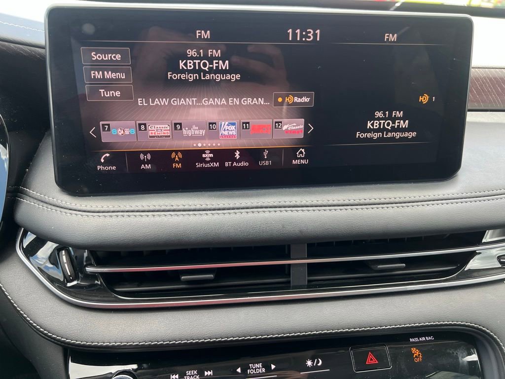 Used 2023 INFINITI QX60 Sensory w/ Vision Package AWD/4WD image 16