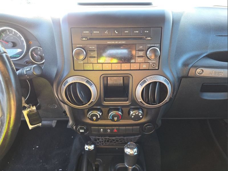 Used 2017 Jeep Wrangler Unlimited Sport w/ Connectivity Group AWD/4WD image 24