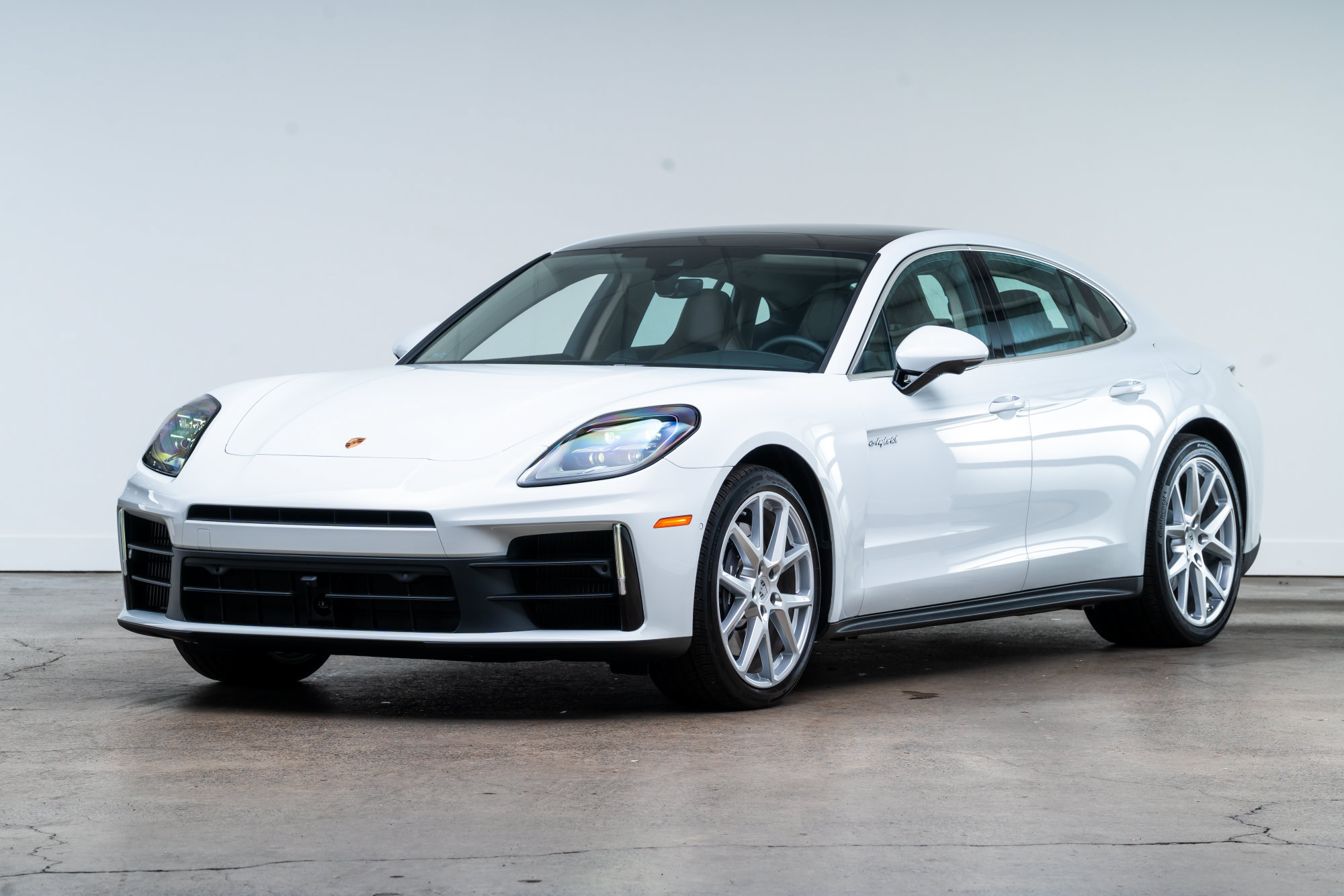 Used 2026 Porsche Panamera 4 E-Hybrid AWD/4WD image 4