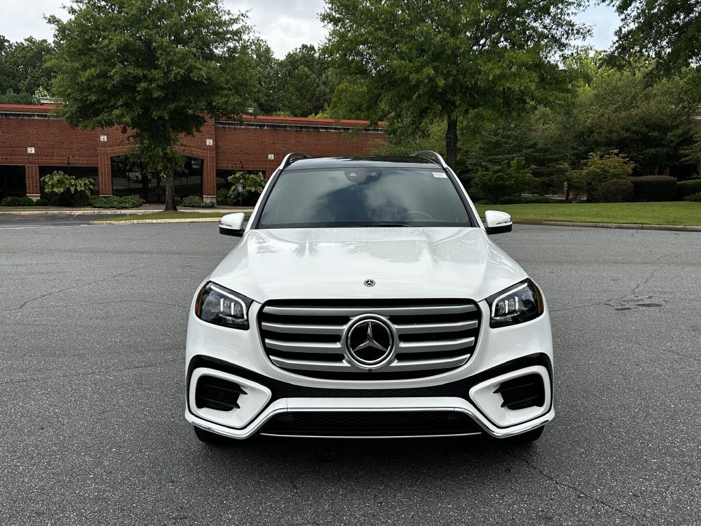 Used 2025 Mercedes-Benz GLS 450 4MATIC image 3
