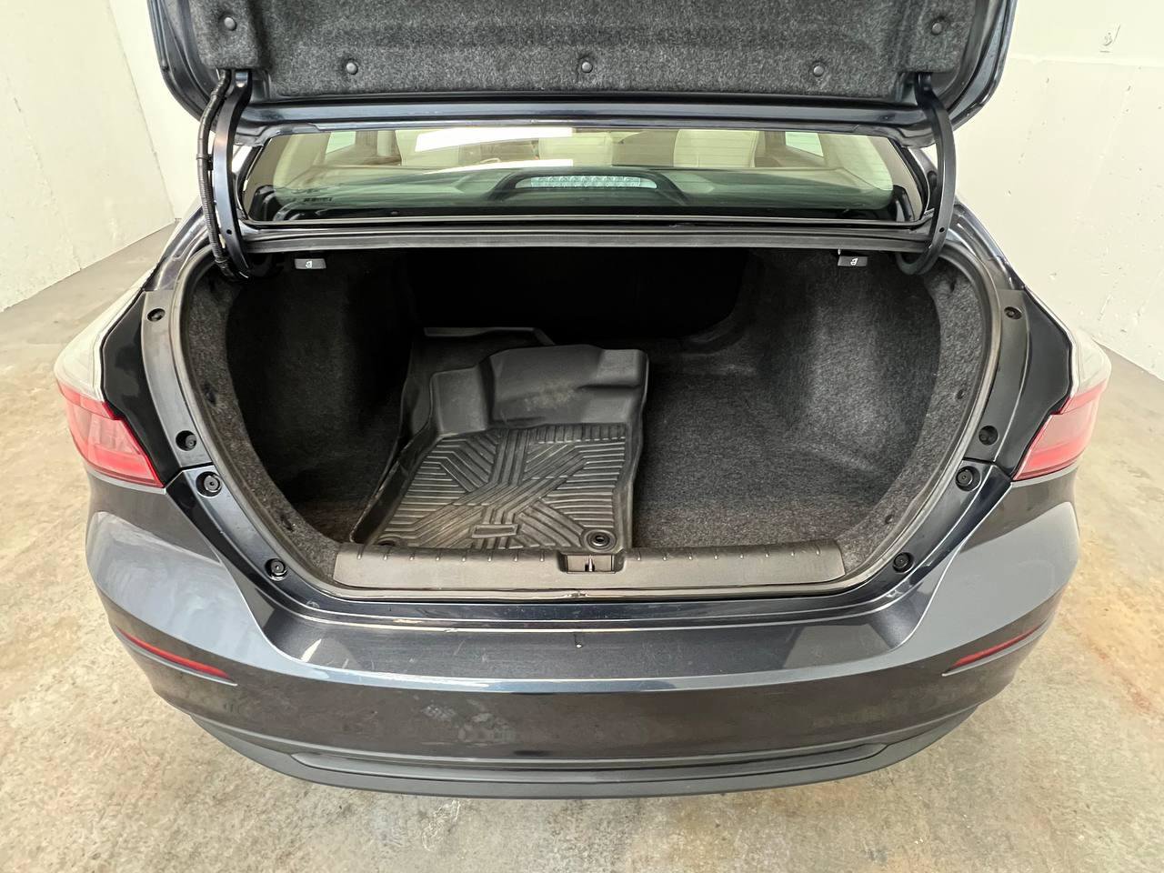 Used 2021 Honda Insight EX image 25