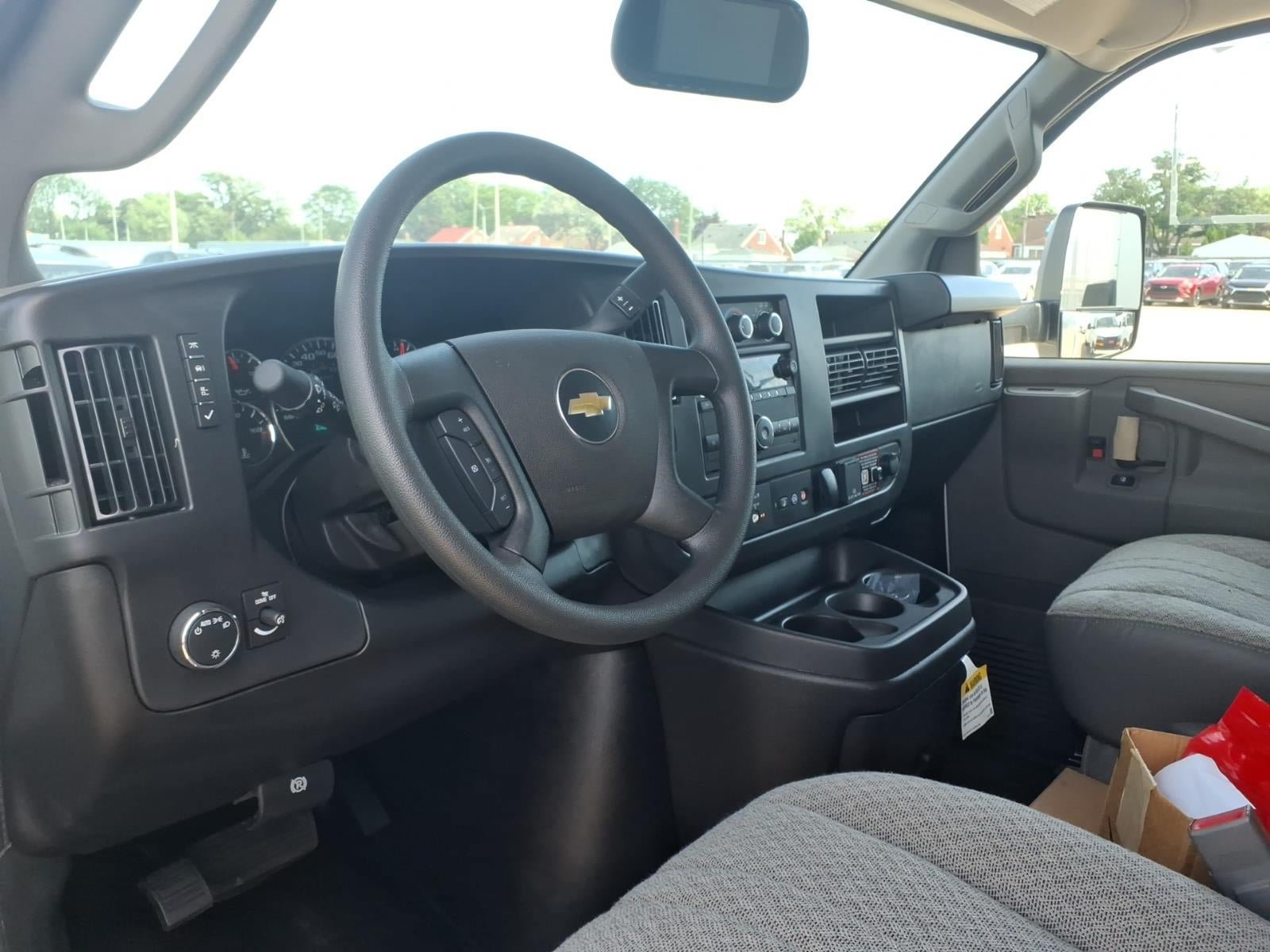 New 2026 Chevrolet Express 4500 w/ Power Convenience Package RWD image 7