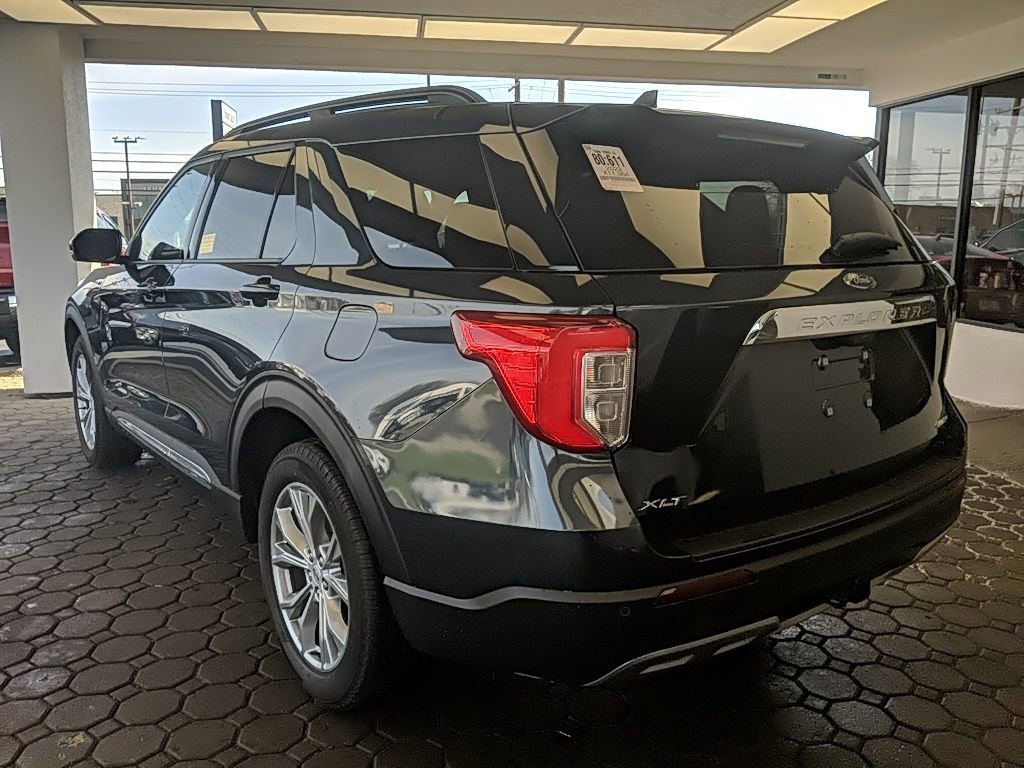 Used 2023 Ford Explorer XLT w/ Equipment Group 202A image 10