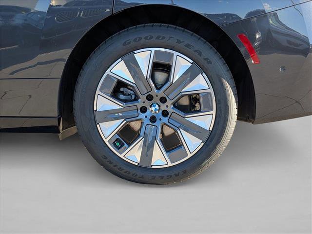 Used 2026 BMW iX xDrive60 image 10