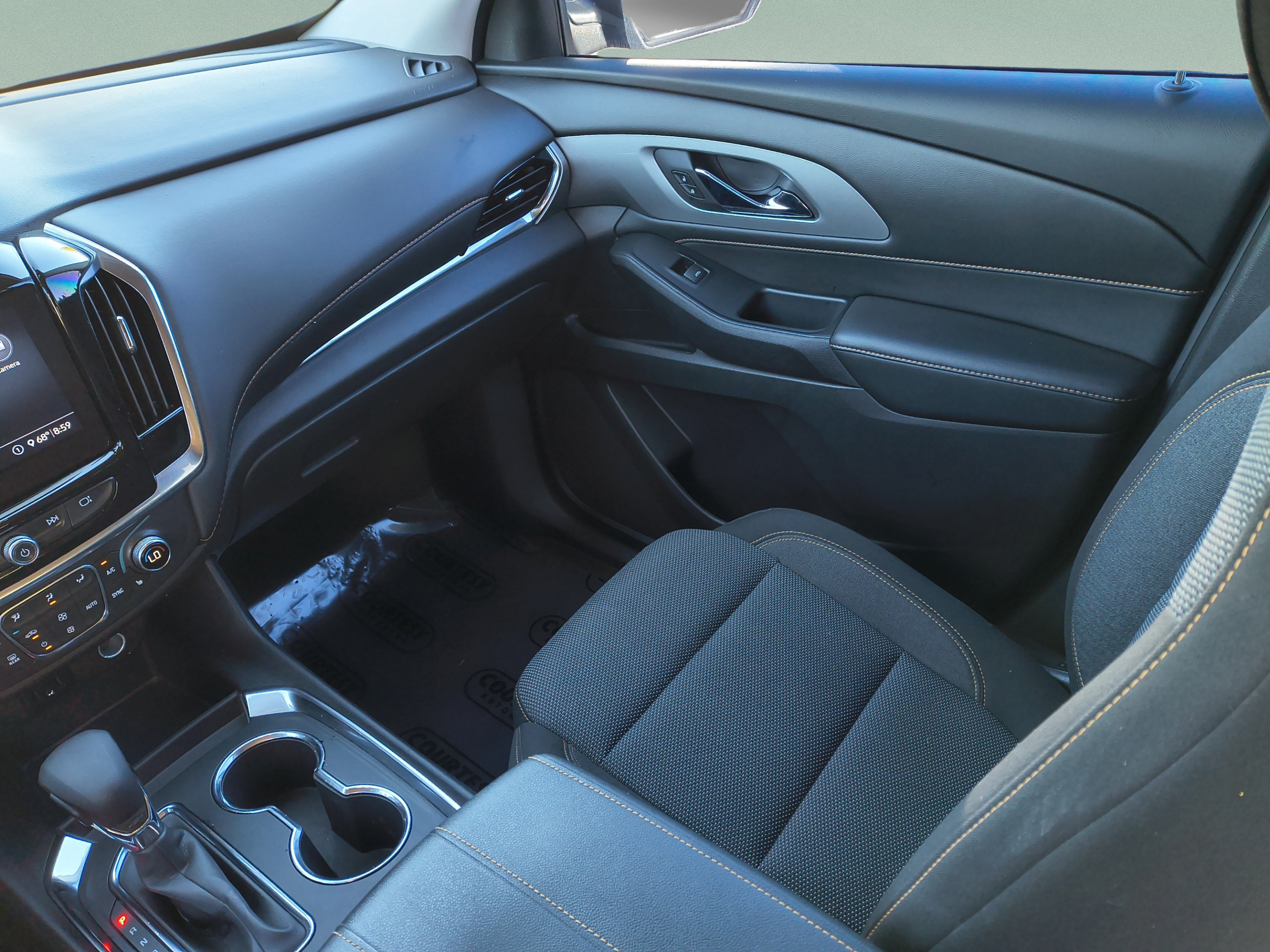 Used 2021 Chevrolet Traverse LT FWD image 13