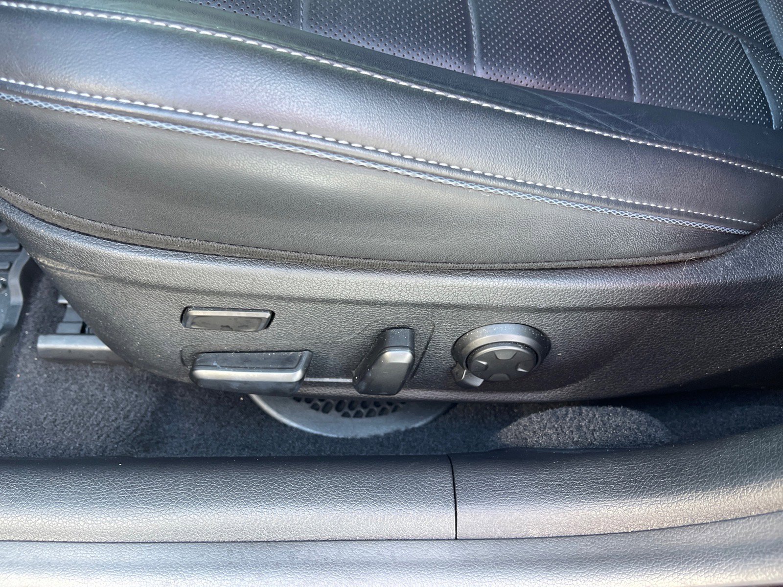 Used 2022 Kia Stinger GT2 image 9