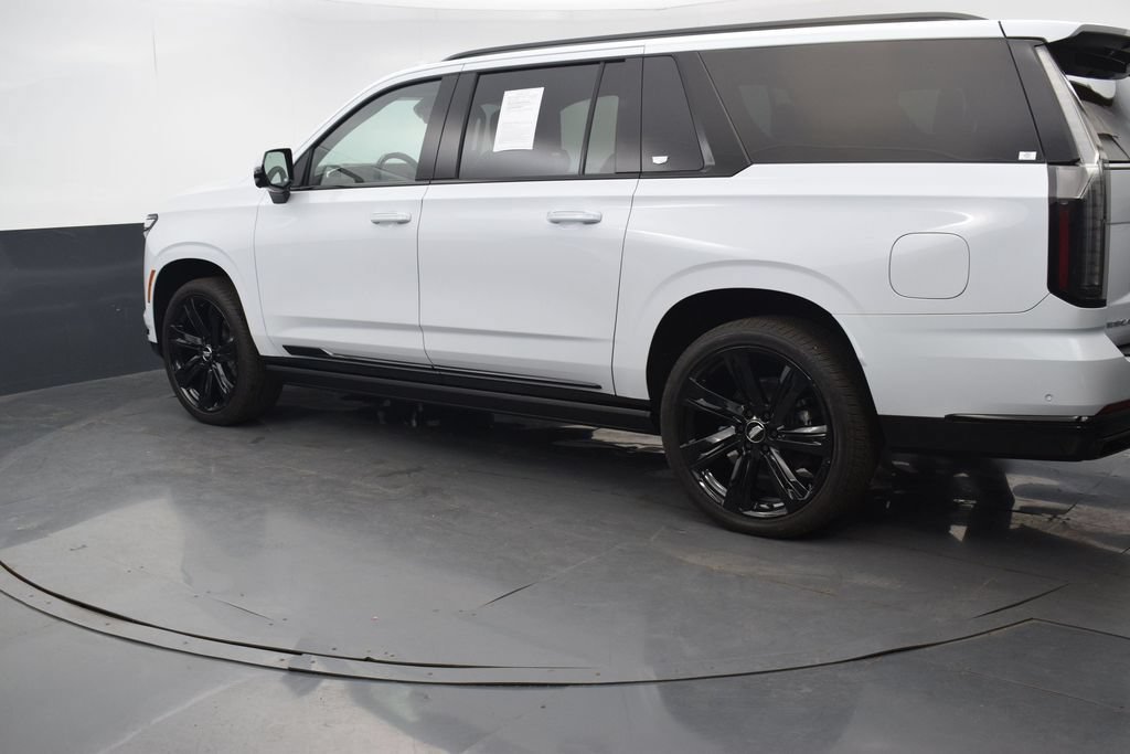 Certified 2026 Cadillac Escalade ESV Sport w/ Touring Package AWD/4WD image 4