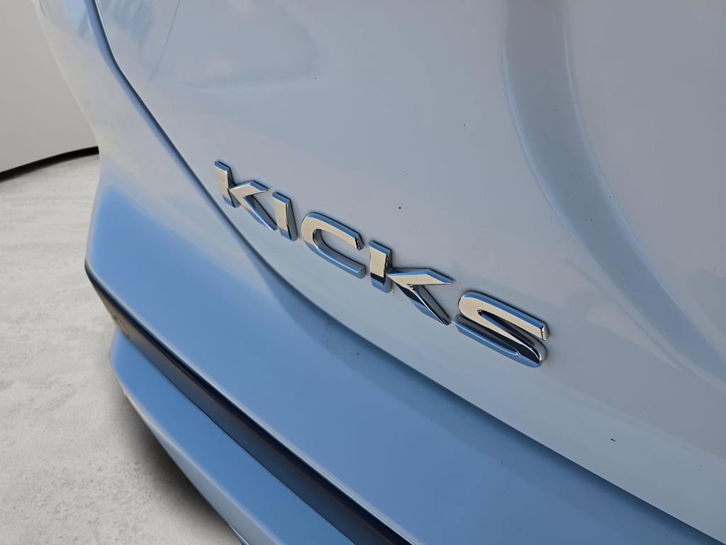 Used 2023 Nissan Kicks S FWD image 15