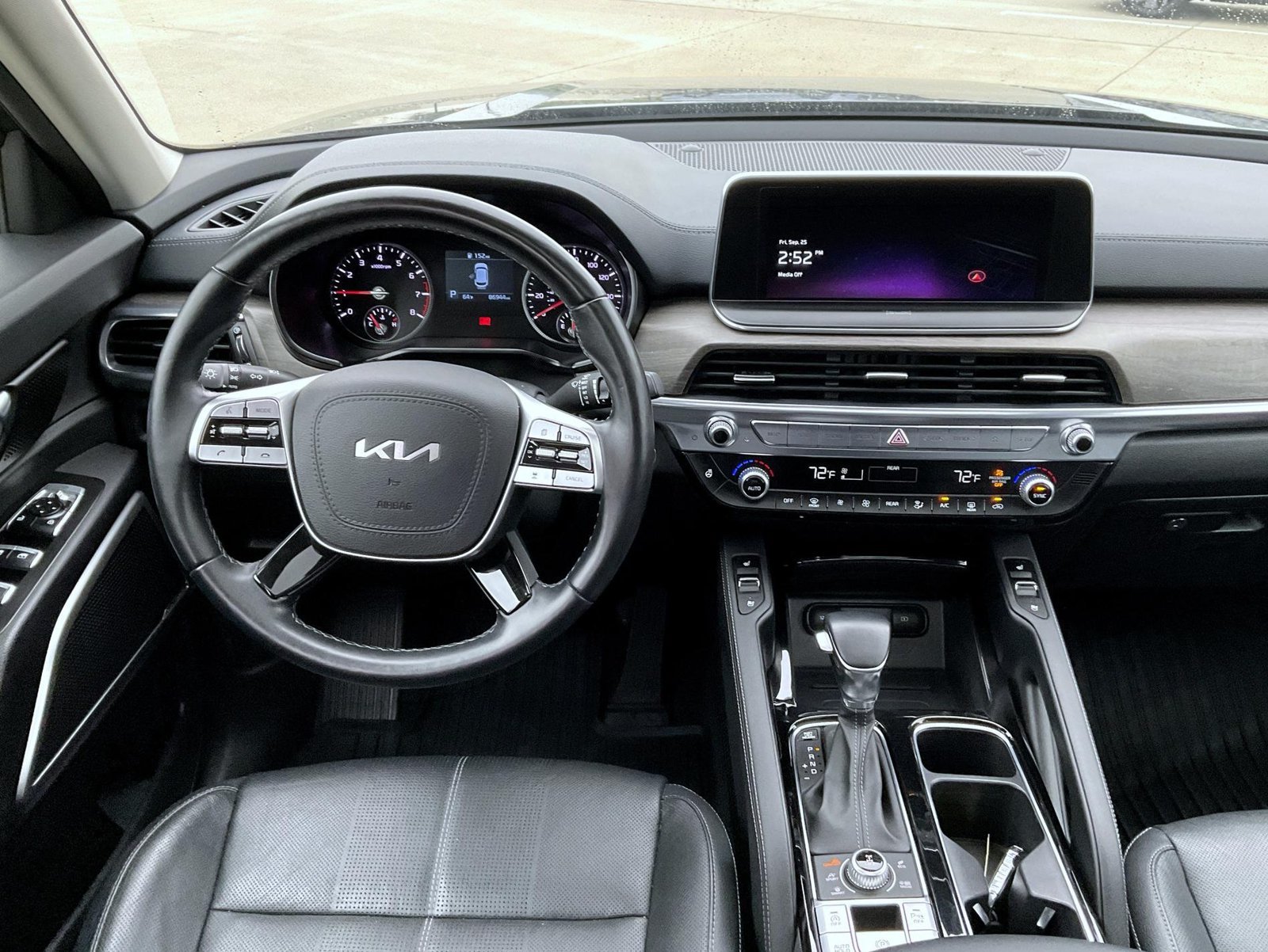 Used 2022 Kia Telluride EX w/ EX Premium Package AWD/4WD image 14