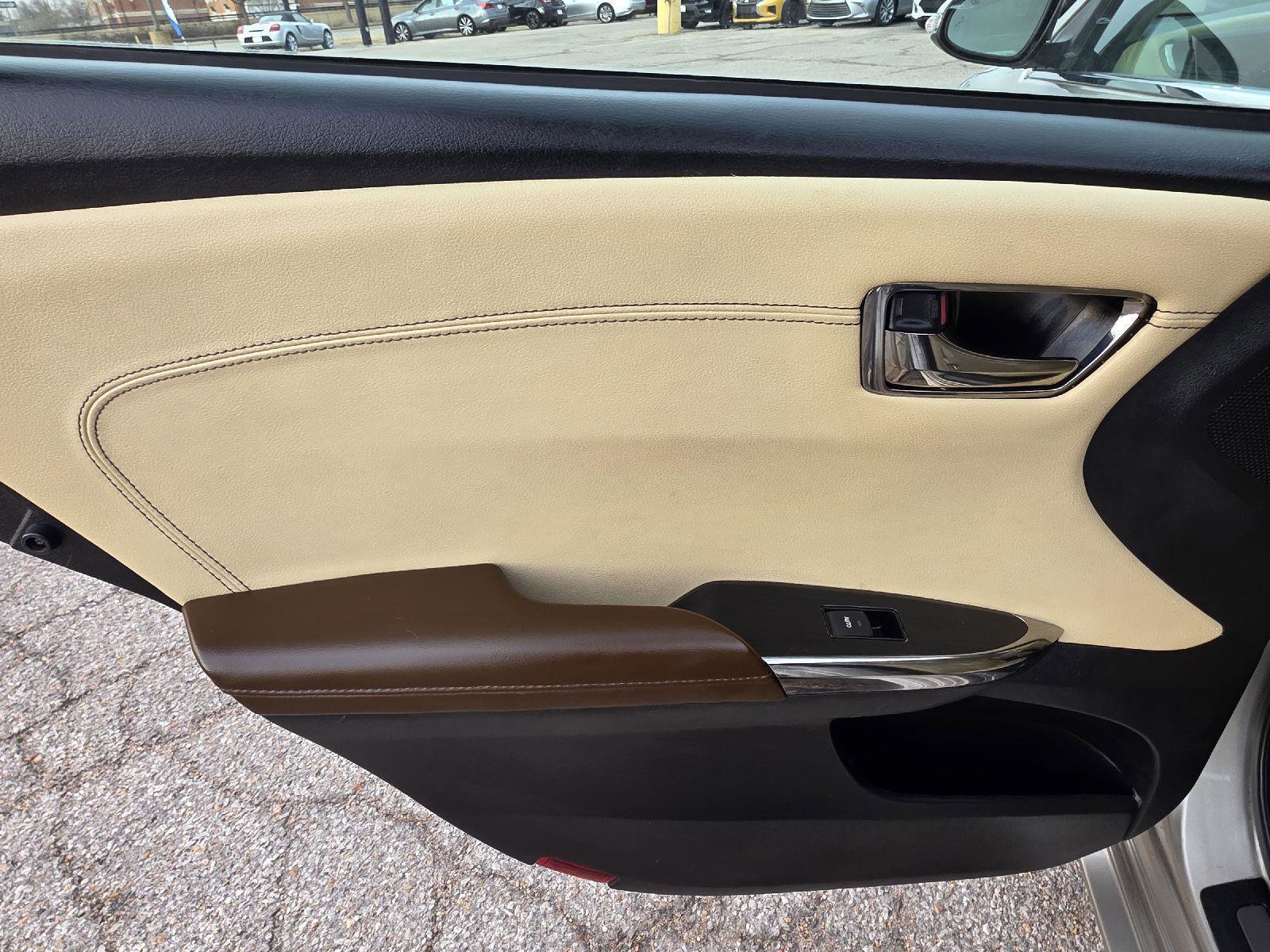 Used 2018 Toyota Avalon Limited FWD image 37