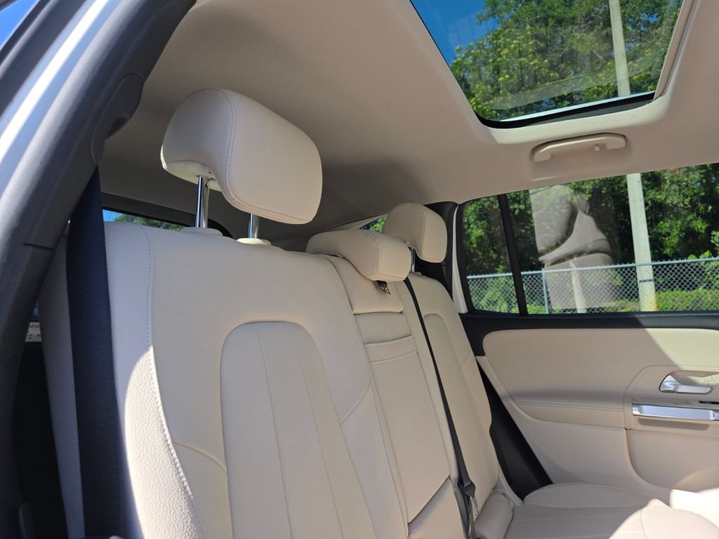 Used 2022 Mercedes-Benz GLB 250 image 18
