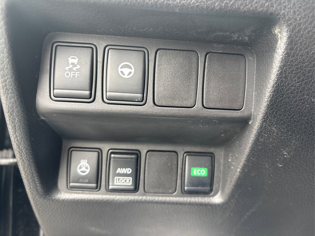 Used 2019 Nissan Rogue Sport SV w/ Technology Package AWD/4WD image 36