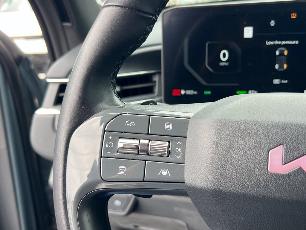 Certified 2024 Kia EV9 GT-Line AWD/4WD image 19