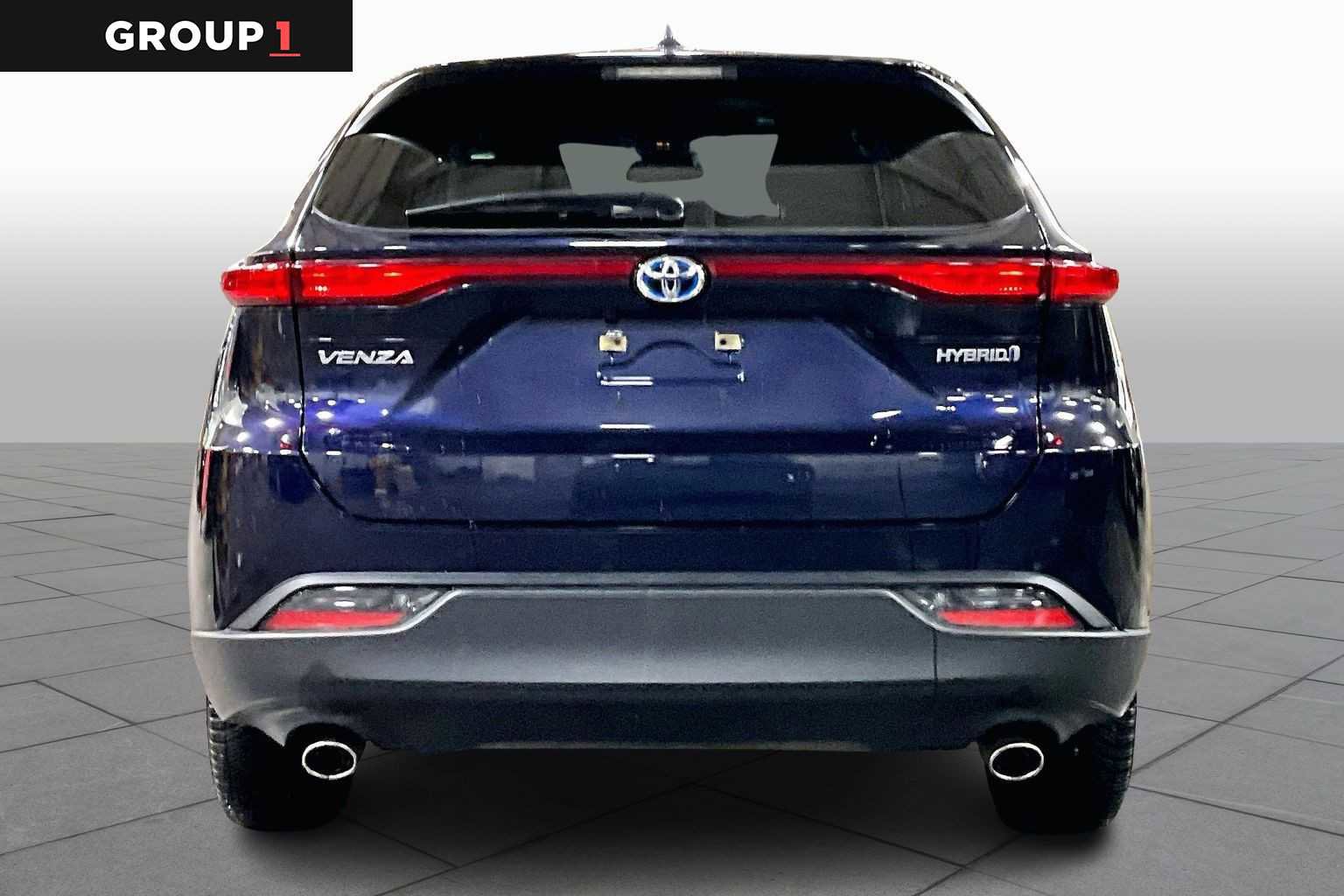 Certified 2021 Toyota Venza LE image 4