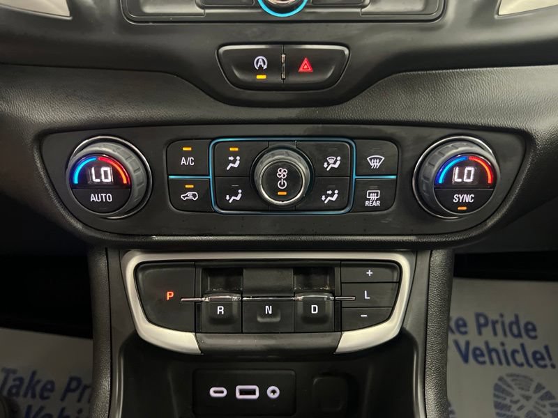 Used 2022 GMC Terrain SLE w/ Driver Convenience Package FWD image 31