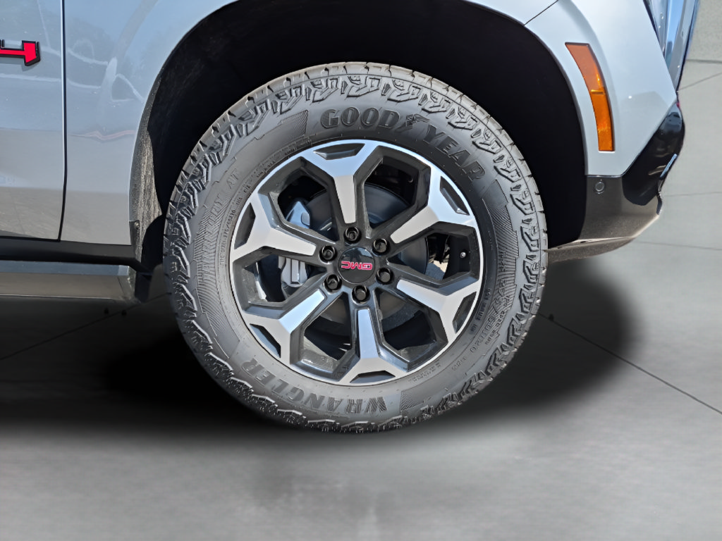 New 2026 GMC Yukon AT4 w/ AT4 Premium Plus Package AWD/4WD image 13