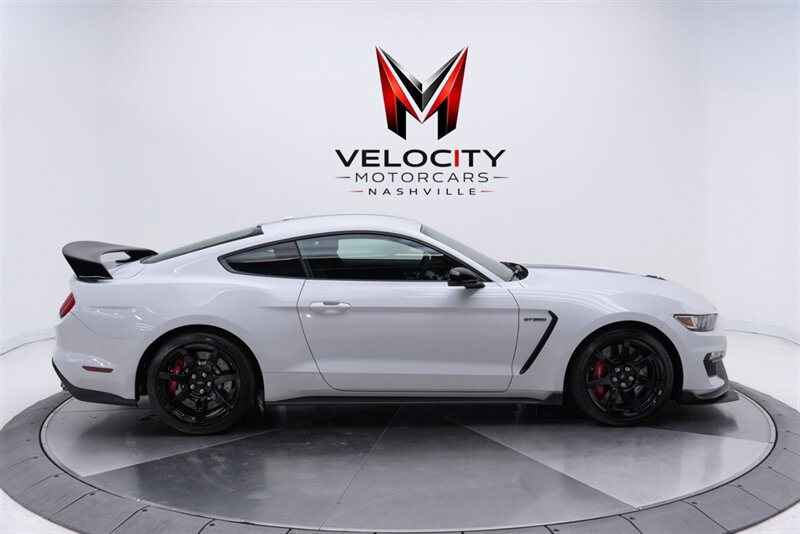 Used 2017 Ford Mustang Shelby GT350R w/ GT350R Equipment Group 920A RWD image 13