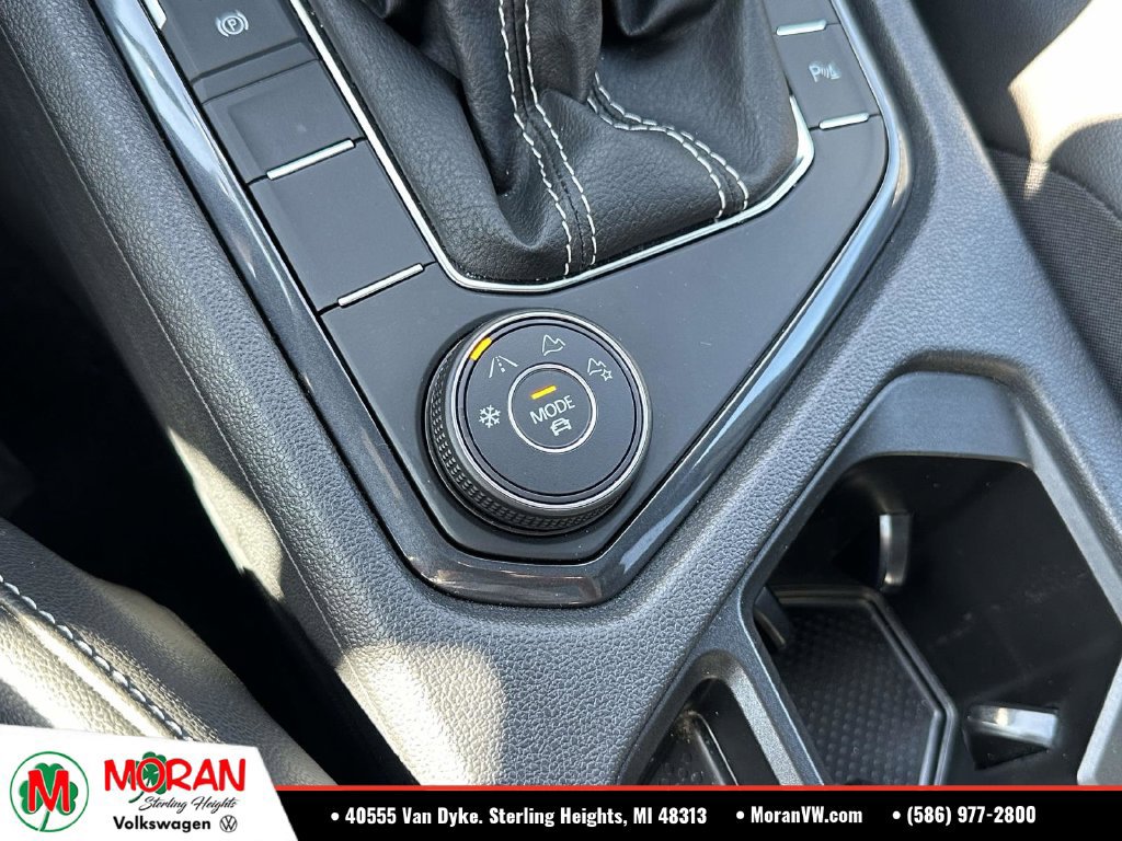 Used 2024 Volkswagen Tiguan SE R-Line AWD/4WD image 32