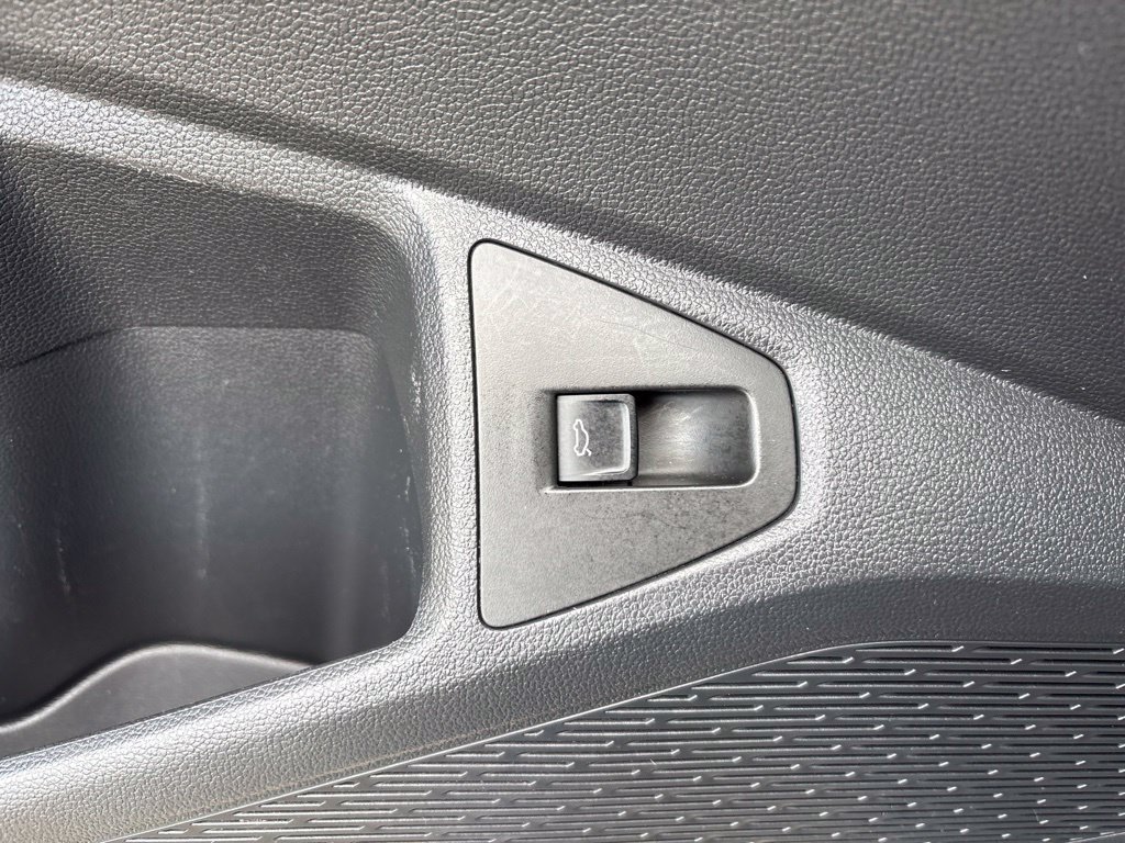 Used 2025 Volkswagen Jetta SE FWD image 31