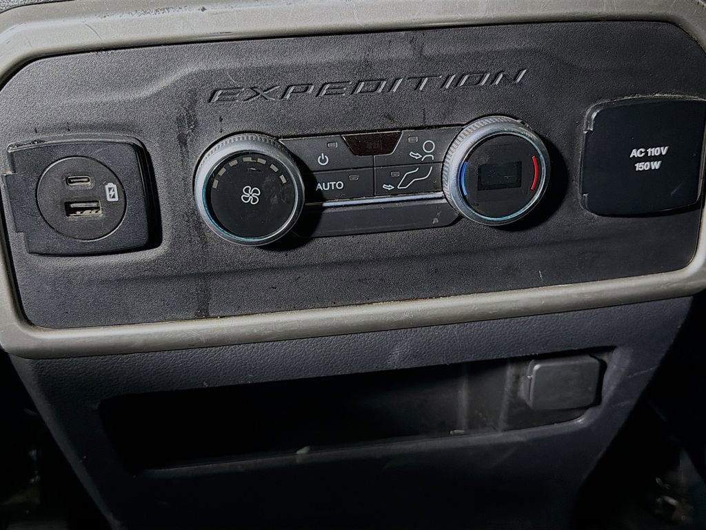 Used 2022 Ford Expedition XLT image 28