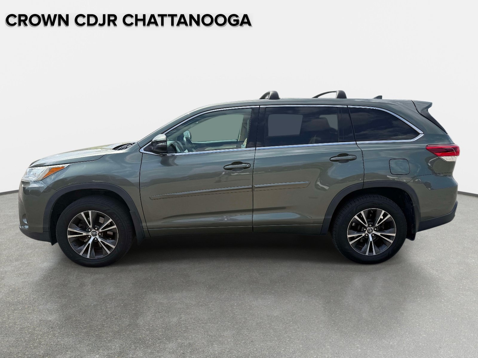 Used 2018 Toyota Highlander Plus w/ Protection Package #3 AWD/4WD image 2