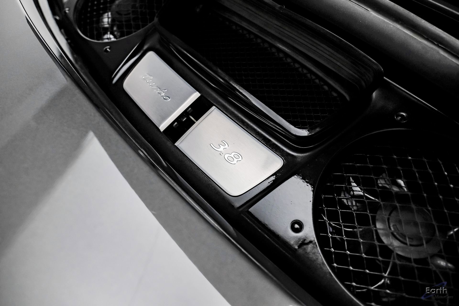 Used 2017 Porsche 911 Turbo image 99