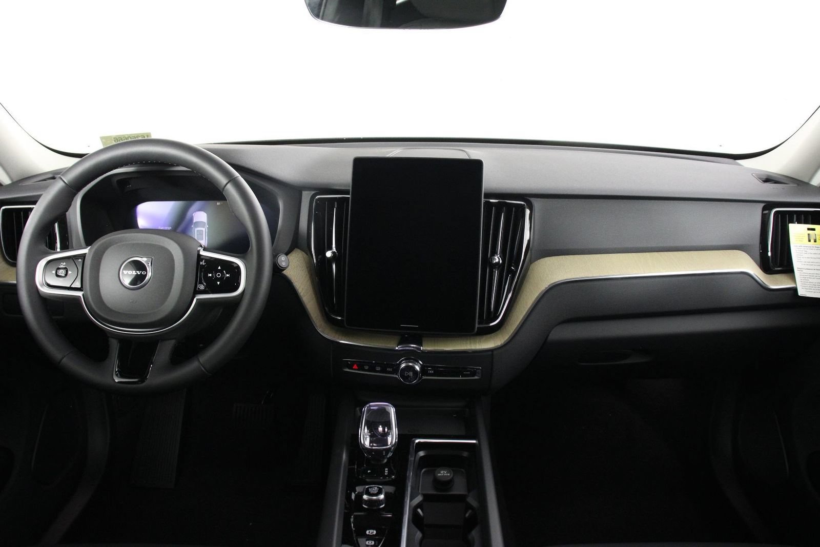 New 2026 Volvo XC60 B5 Plus w/ Climate Package AWD/4WD image 5