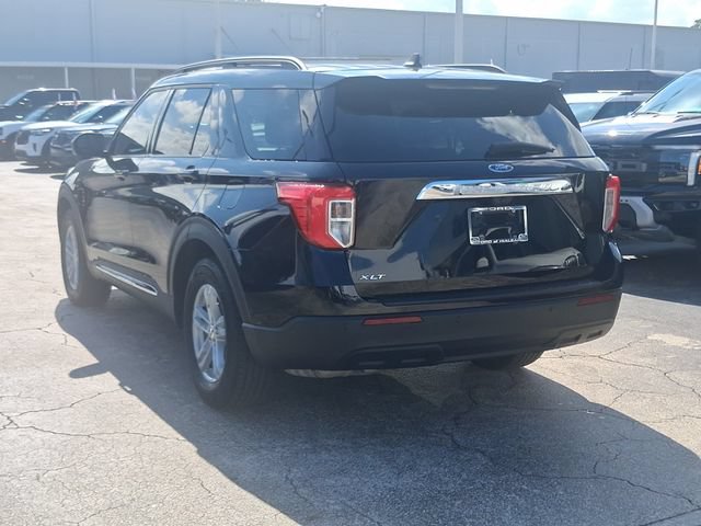 Used 2024 Ford Explorer XLT RWD image 3