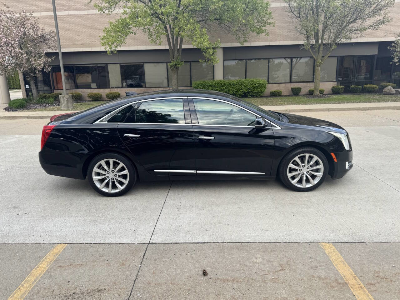 Used 2016 Cadillac XTS Luxury AWD/4WD image 26