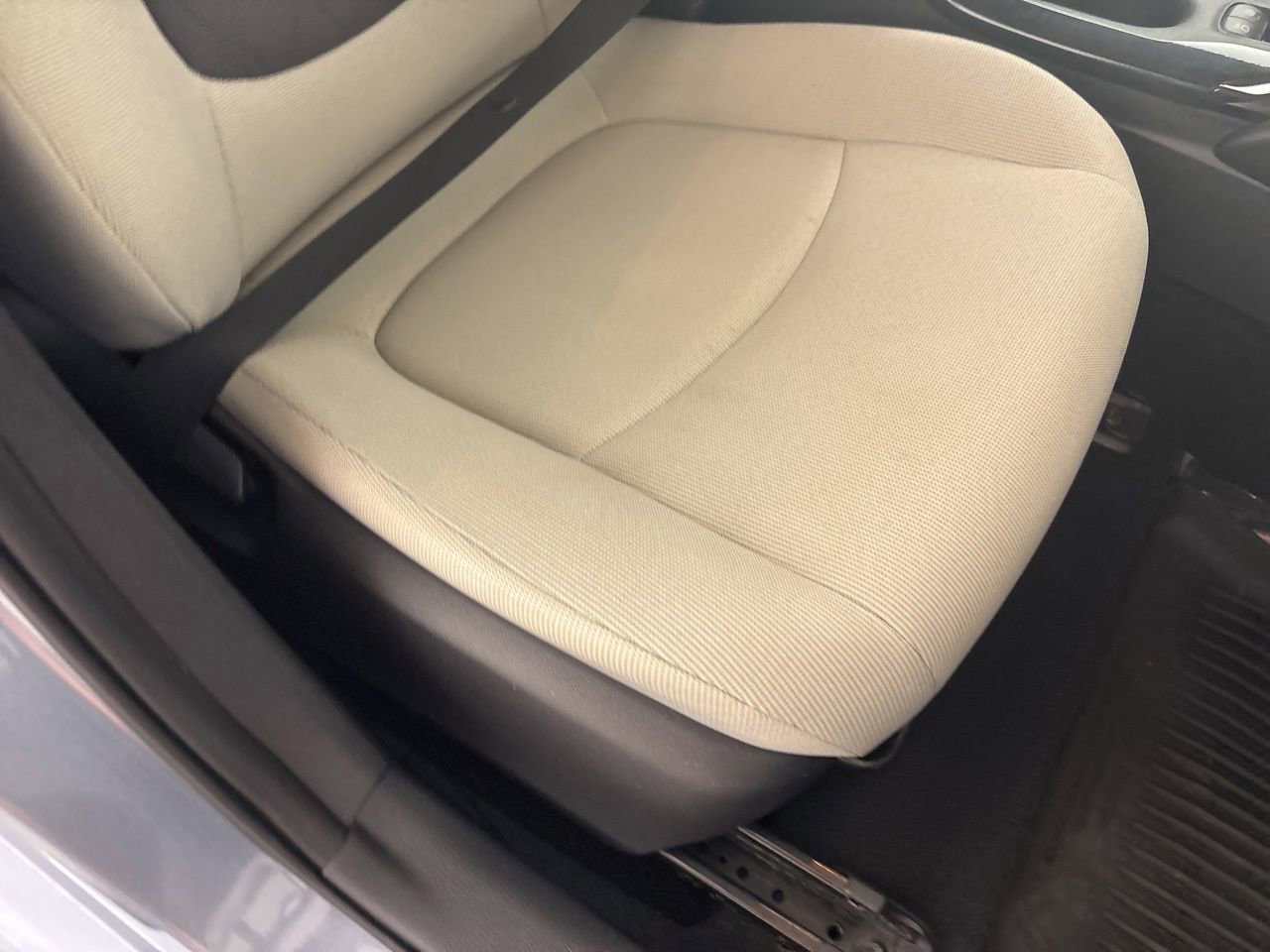 Used 2020 Toyota Corolla LE image 29