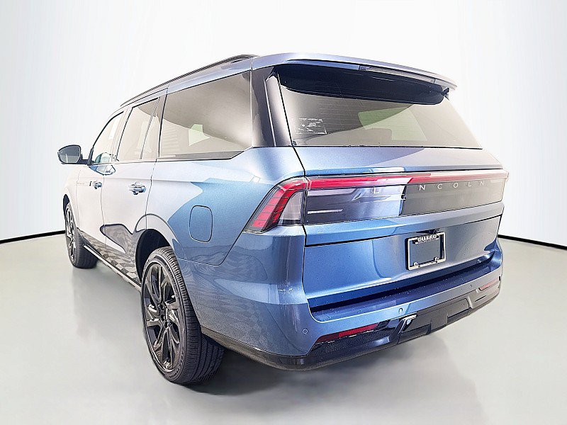 New 2027 Lincoln Navigator Reserve w/ Jet Appearance Package AWD/4WD image 5