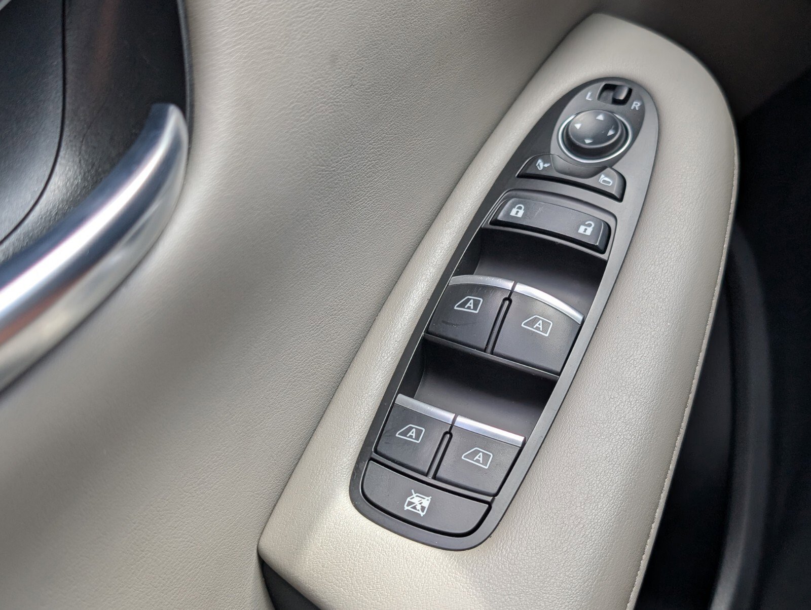 Used 2023 INFINITI QX50 Luxe image 34