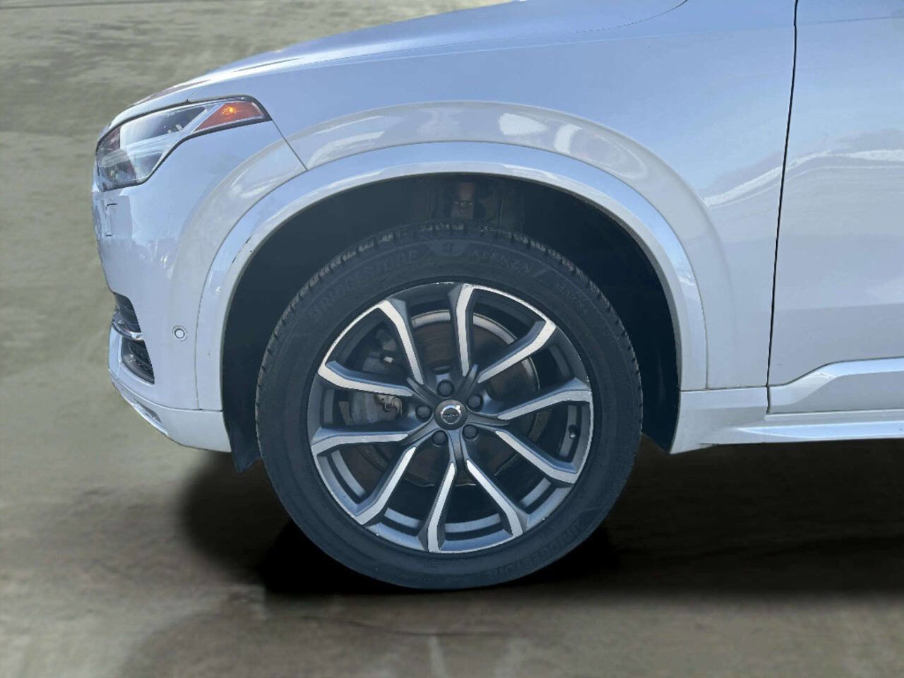 Used 2019 Volvo XC90 T6 Momentum w/ Advanced Package image 26